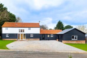 Sparlings Barn Sparlings Farm, Chelmsford Road, Barnston CM6 1LP
