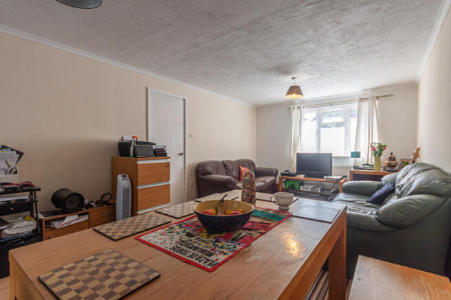 Lounge Area/Dining