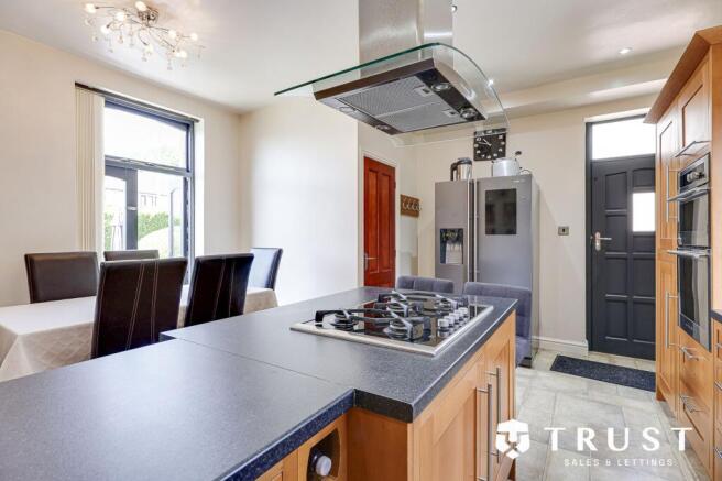 3 bed Detached for sale Image 9