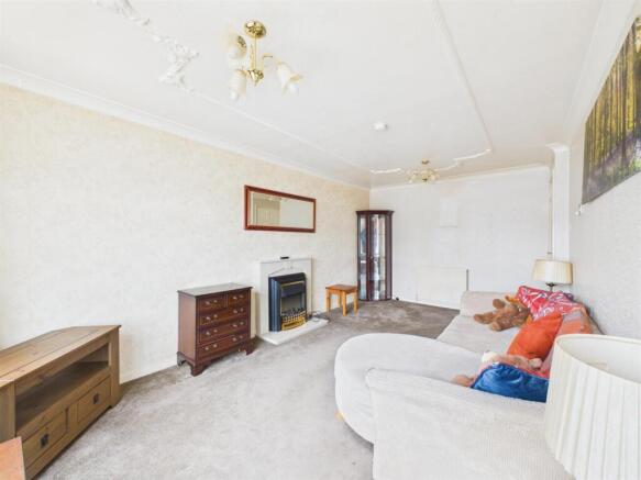 2 bed Semi-Detached Bungalow for sale Image 5