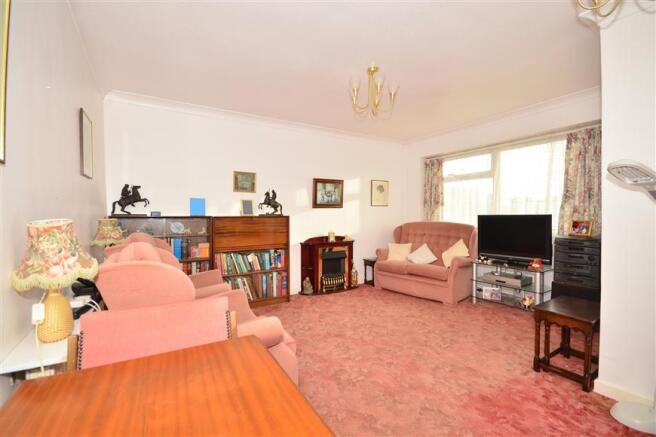 Lounge/ Dining Area