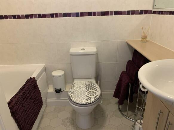 Bathroom.jpg