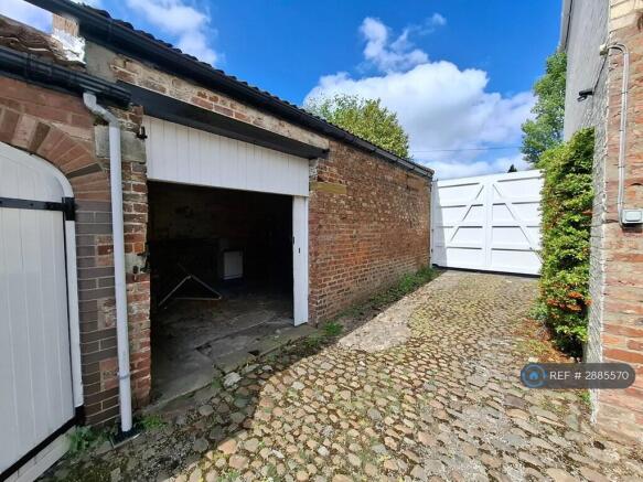 3 bed Semi-Detached to rent Image 8