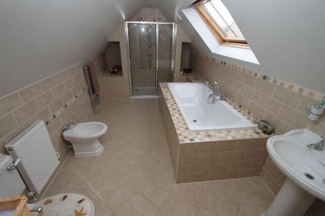 En-Suite Bathroom