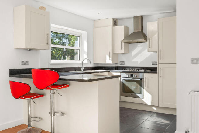 Bridge Court, Walton on Thames photo 4