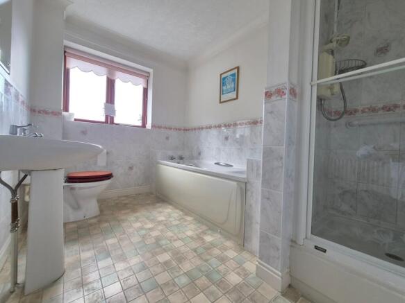 2 bed Detached Bungalow for sale Image 12