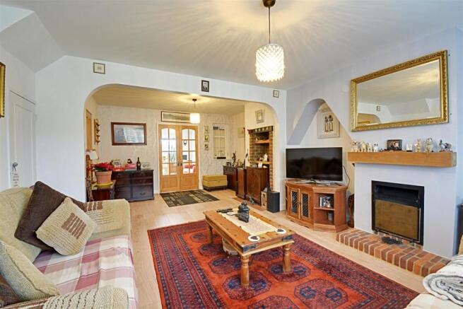 Living Room 2.jpg