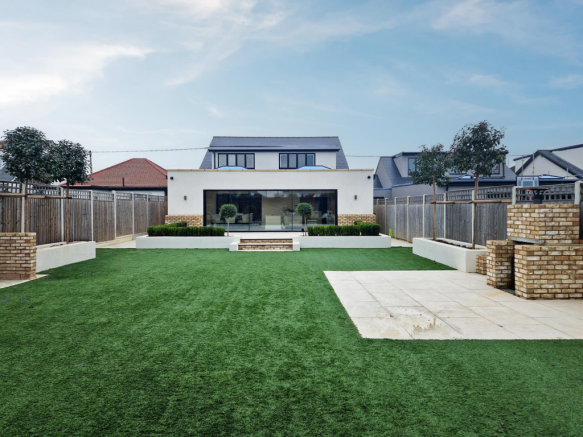 superb rear garden