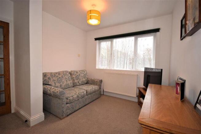 FAMILY ROOM.JPG