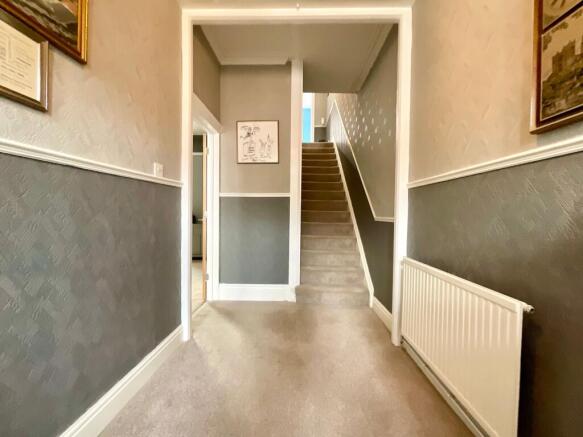 5 bed Semi-Detached for sale Image 5