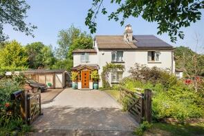 1, Elmshades, Eastbourne Road, Lingfield RH7 6LQ