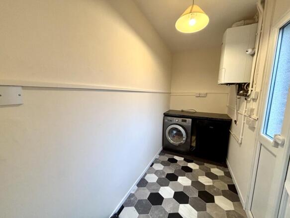 3 bed Semi-Detached for sale Image 8