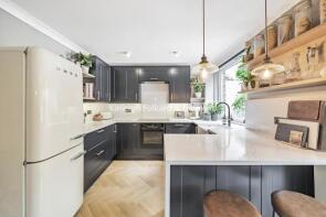Flat B, 127, Brixton Road, London SW9 6ED