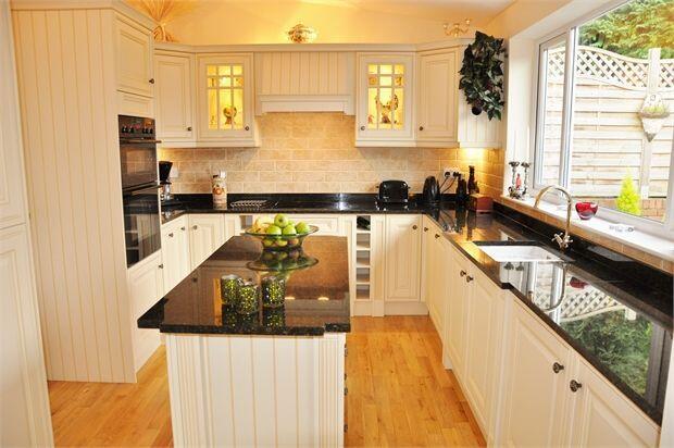 Kitchen, Dining & Sitting Area
