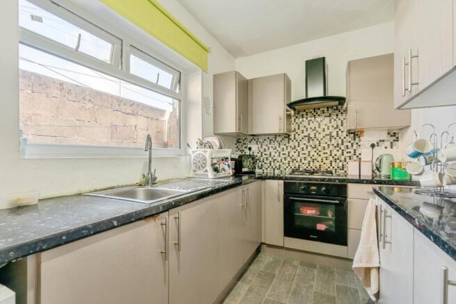 3 bed Terraced for sale Image 8