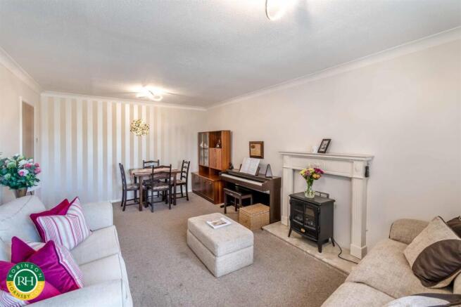 2 bed Bungalow for sale Image 6