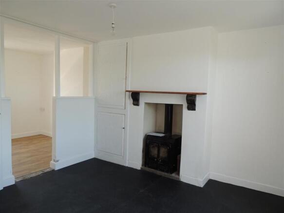 Dining Area: