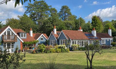 Wellesley Road, Rushmoor, Farnham, Surrey, GU10