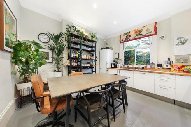 Kitchen (2).jpg