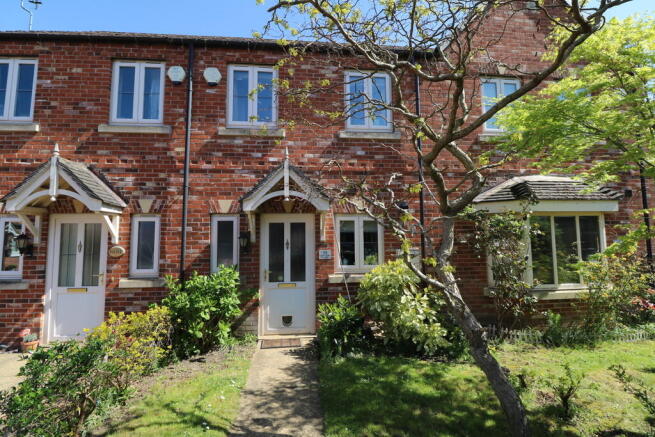 2-bed terraced on Cherrytree Gardens, Crowle, £105,000