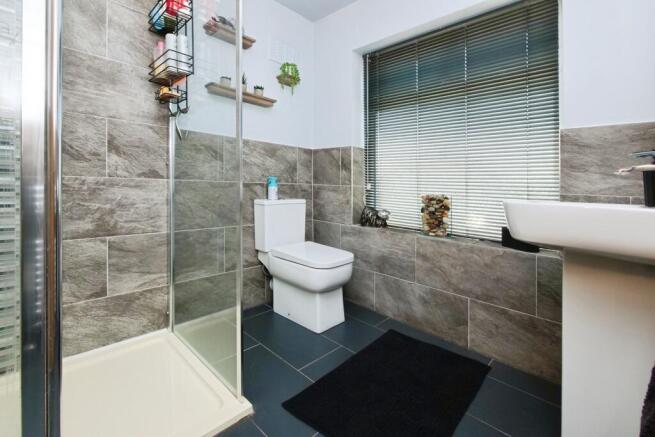 4 bed Semi-Detached for sale Image 12