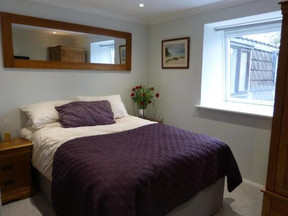 Bedroom 1.JPG