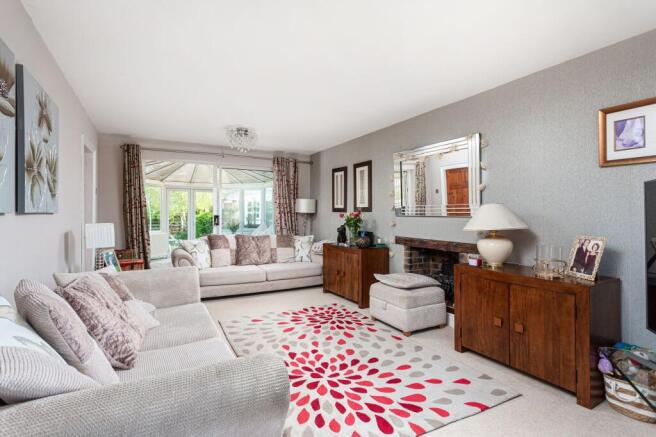 4 bed Detached for sale Image 4