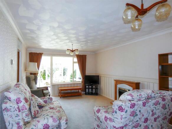 Lounge Dining (1).jpg