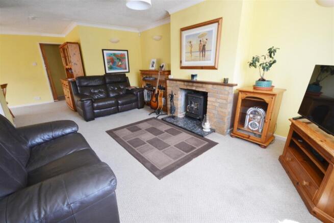 3 bed Bungalow for sale Image 4