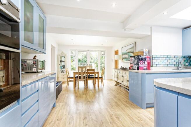 Kitchen/dining