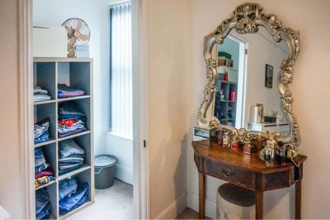 Walk-in Wardrobe