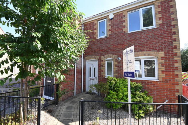 3 bed Town House for sale in barnsley