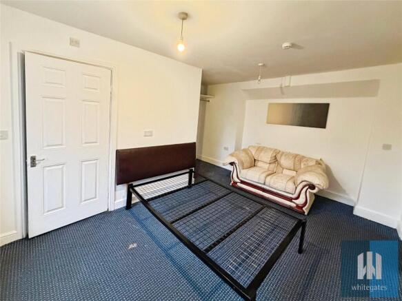 1 bed House Share to rent Image 4