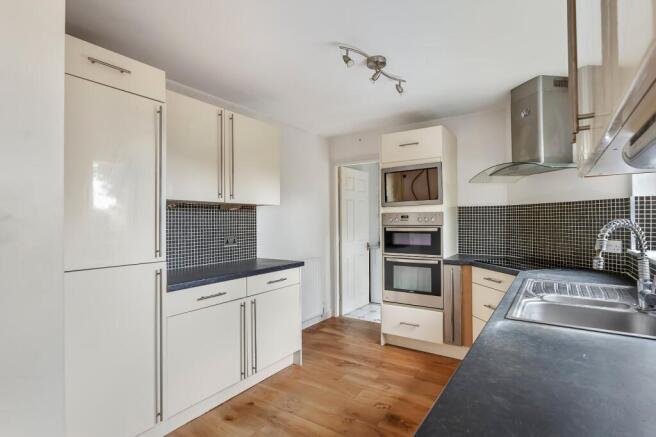 4 bed Detached for sale Image 6