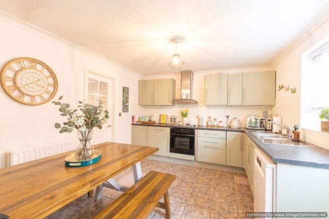 Kitchen / Breakfast Room