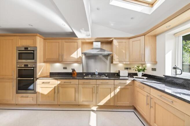OPEN-PLAN DINING KITCHEN
