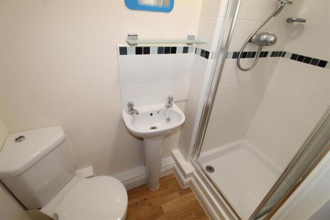 2 bed Apartment to rent Image 8