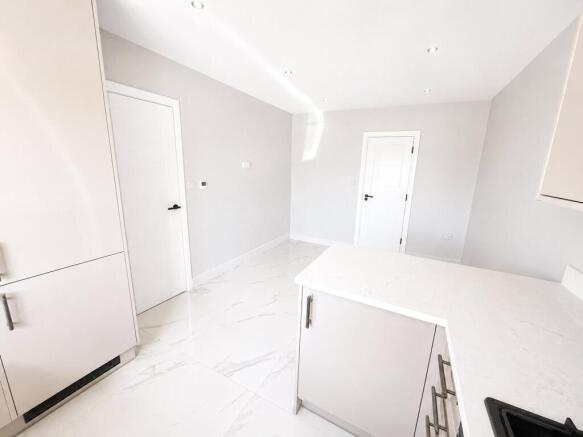 Kitchen / Lounge