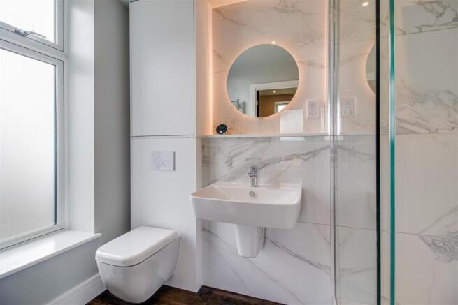 2 bed Flat for sale Image 12
