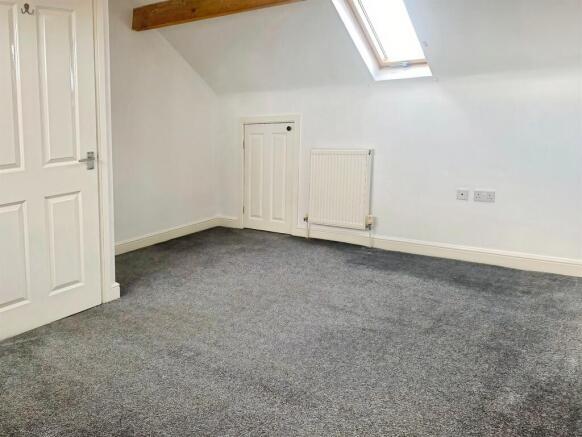 3 bed Terraced for sale Image 9