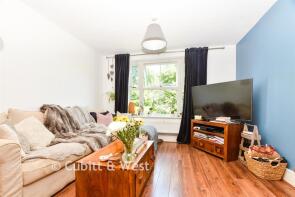 Flat 17, 23 Currington House, Warren Road, Reigate RH2 0GZ