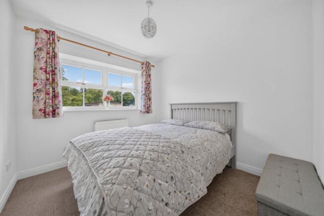 5 bed Detached for sale Image 12