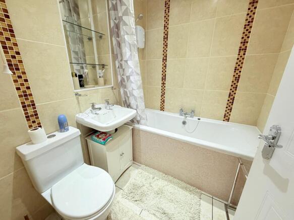 1 bed Apartment for sale Image 6