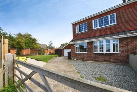 Saffron Garth, Patrington