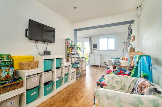 3 bed Semi-Detached for sale Image 12
