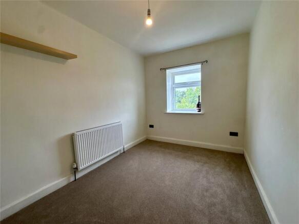3 bed Semi-Detached to rent Image 8