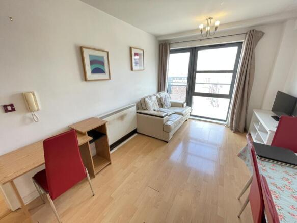 1 bed Apartment to rent Image 5