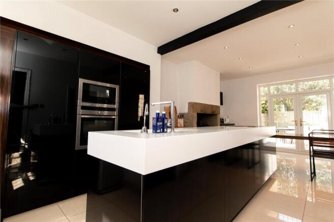 3 bed Detached for sale Image 7