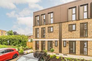 Flat 6, 38 Finsbury Court, Albright Gardens, Walton-on-thames KT12 1FQ
