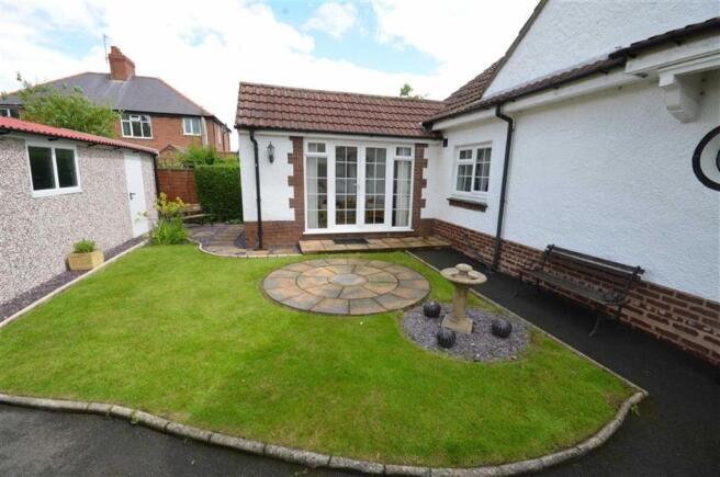 FRONT GARDEN